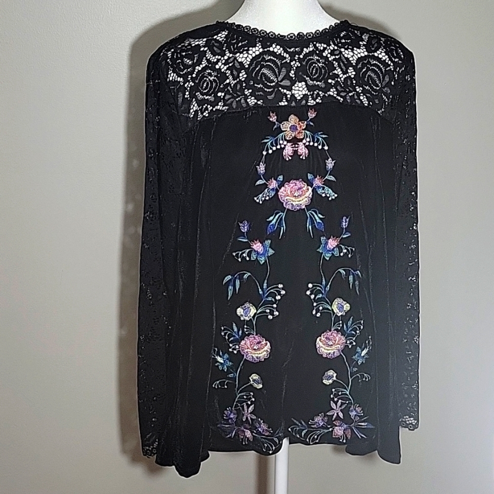 Umgee Black Velvet & Lace Sleeves Embroidered Boho Top - Size Medium